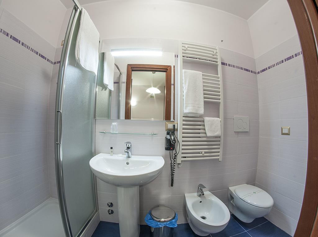 Domus Traiani Fiumicino Otel Oda fotoğraf