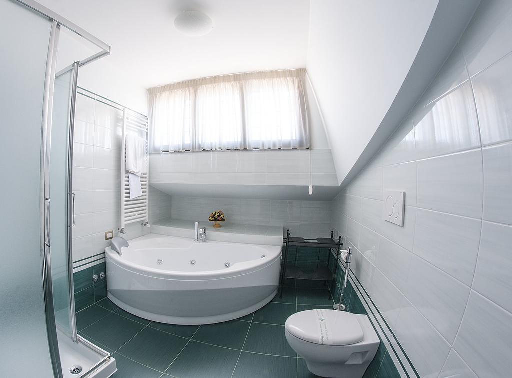 Domus Traiani Fiumicino Otel Oda fotoğraf